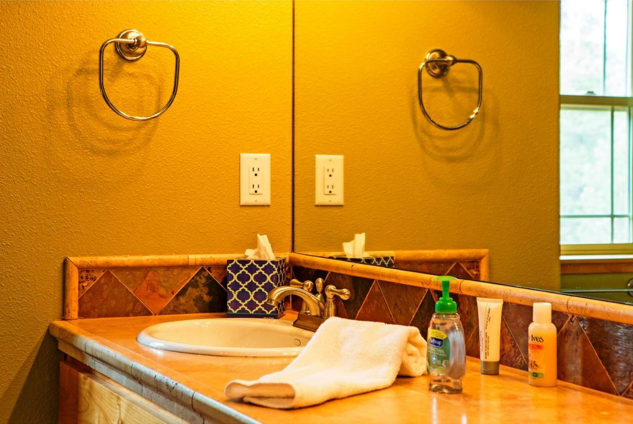 5-Star Luxury Tahoe Cabin! Great Location! Pool Table!Darts! Poker! Ping Pong! Games! South Lake Tahoe Bagian luar foto