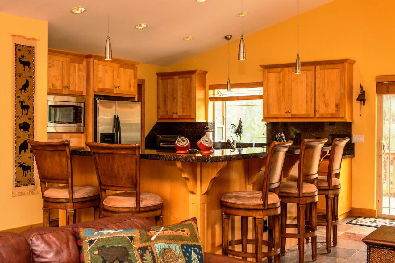 5-Star Luxury Tahoe Cabin! Great Location! Pool Table!Darts! Poker! Ping Pong! Games! South Lake Tahoe Bagian luar foto