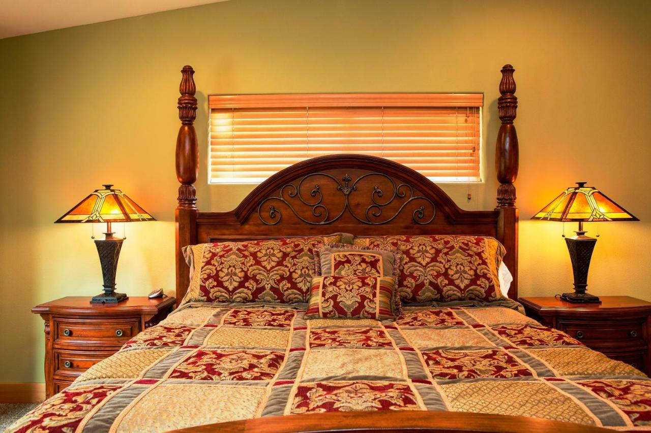 5-Star Luxury Tahoe Cabin! Great Location! Pool Table!Darts! Poker! Ping Pong! Games! South Lake Tahoe Bagian luar foto